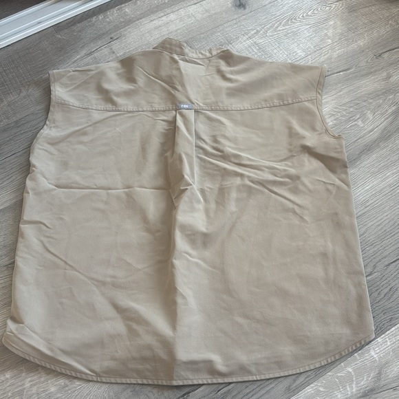 FIGS Rafaela Oversized Scrub Top (latte color) - Picture 4 of 4